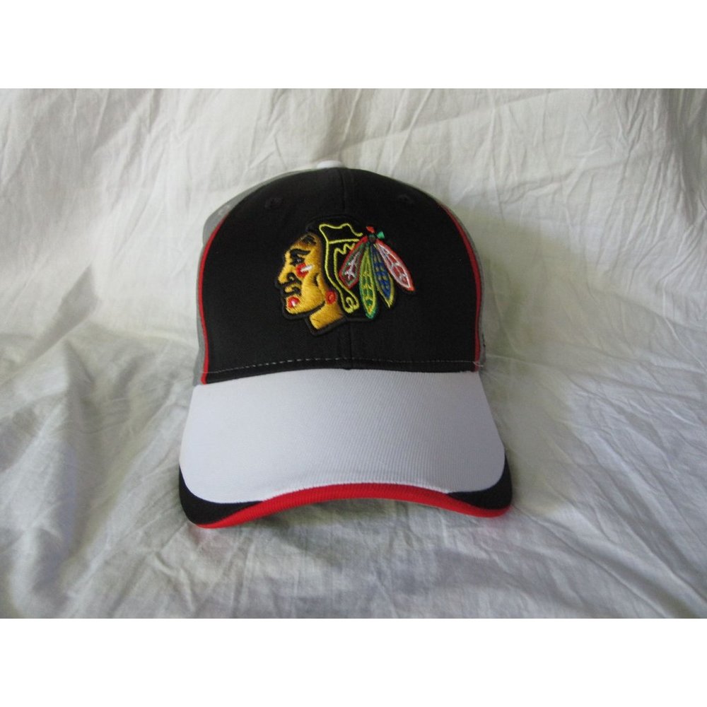NEW‎ Reebok NHL Center Ice Chicago Blackhawks Hockey Black Grey Hat Fitted L/XL